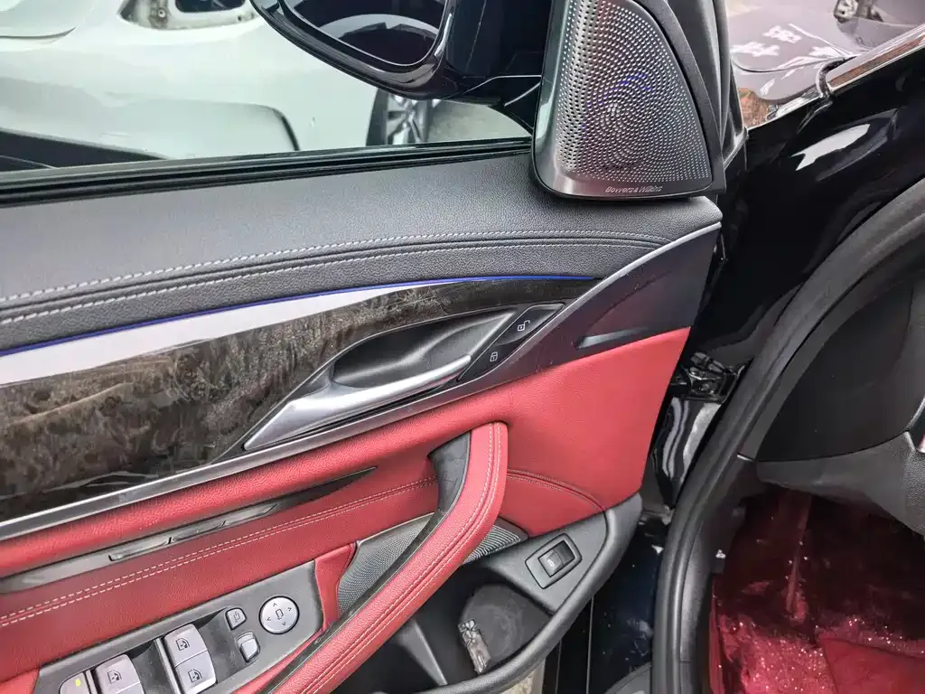 BMW 5 Series 2021 из CN, фото 4