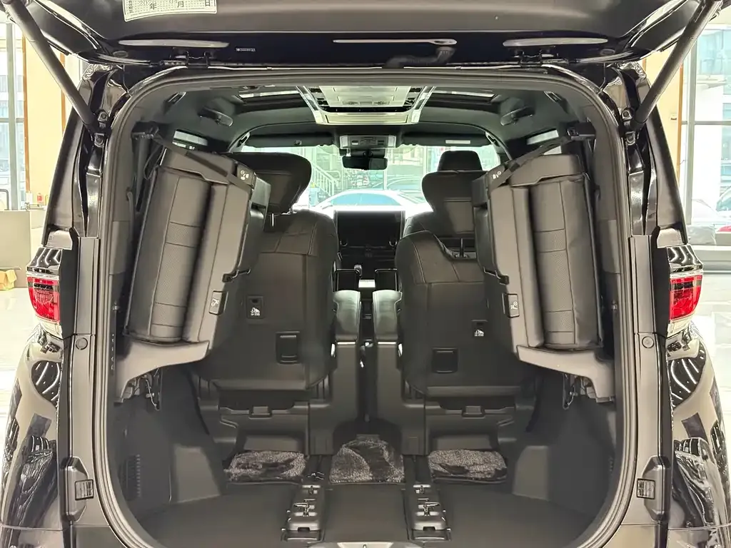 Toyota Vellfire — фото 5