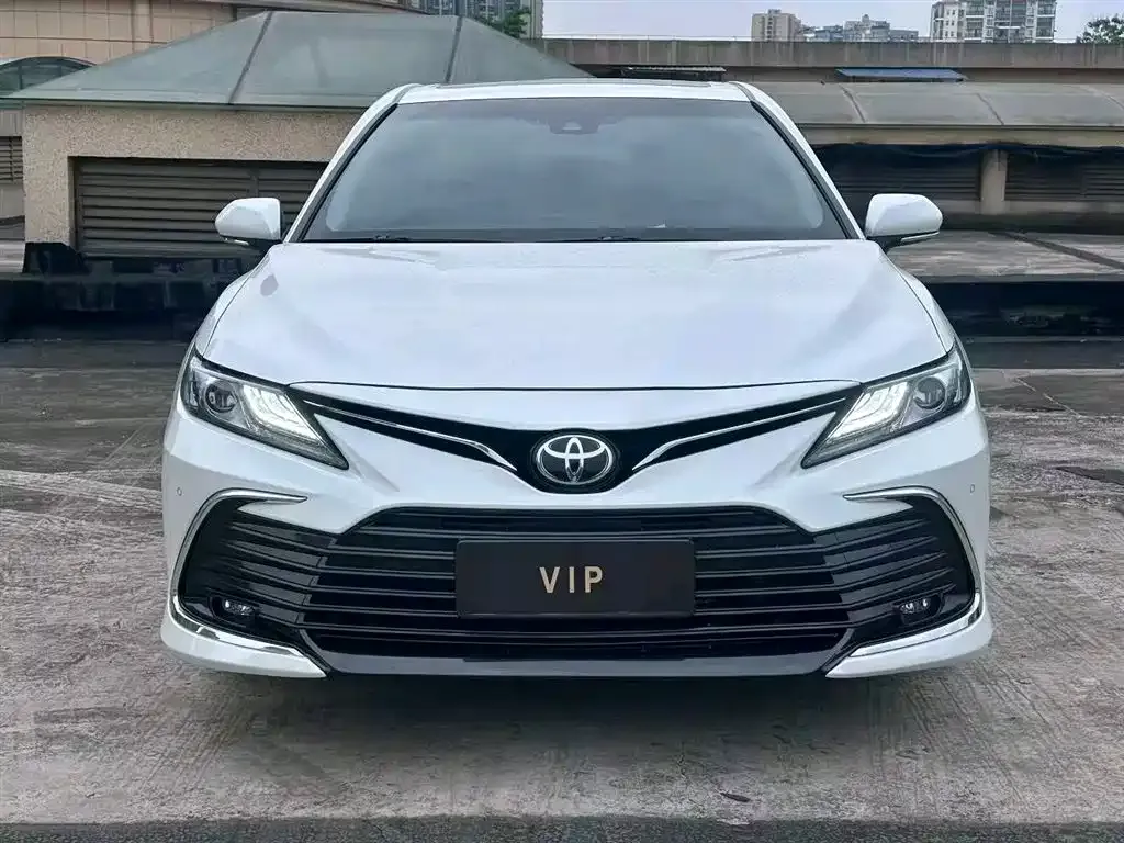 Toyota Camry — фото 6