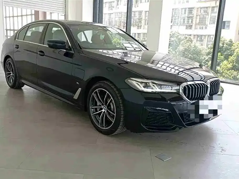 BMW 5 Series New Energy — фото 1