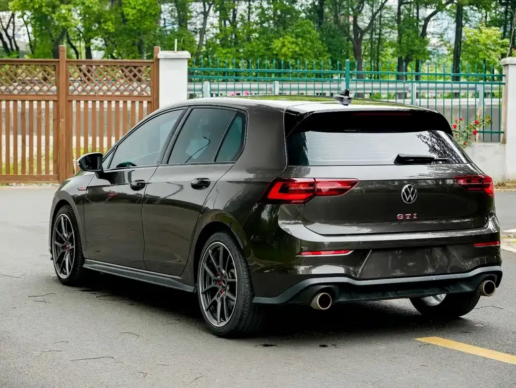 Volkswagen Golf GTI — фото 8