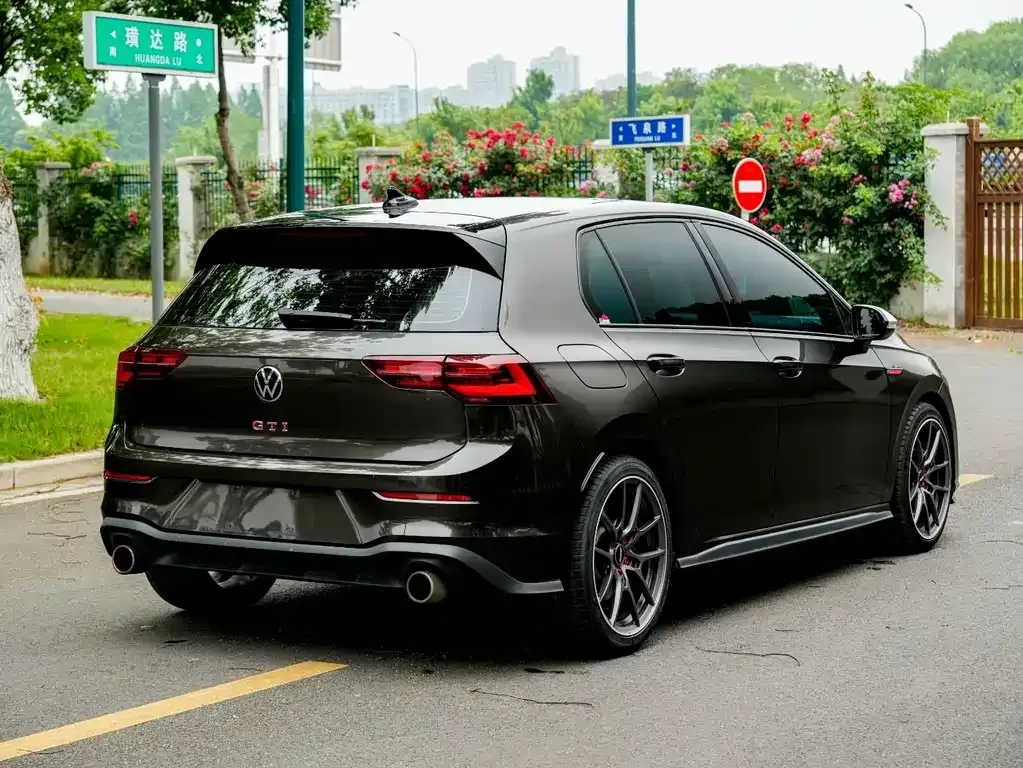 Volkswagen Golf GTI — фото 4