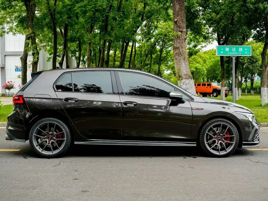 Volkswagen Golf GTI — фото 9
