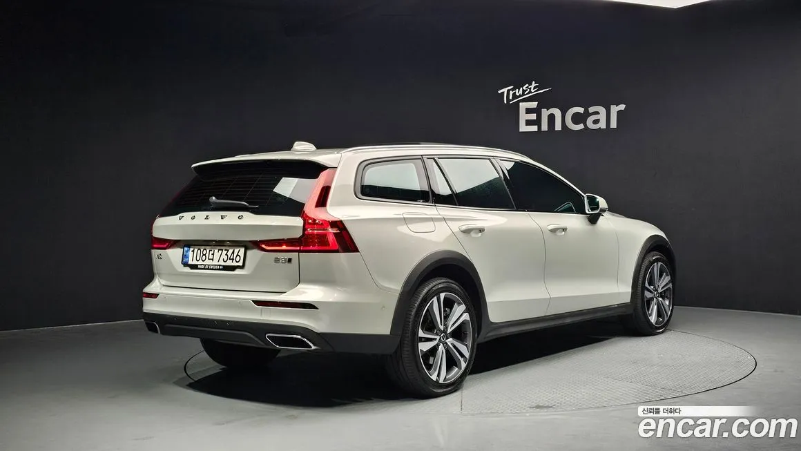 Volvo V60 2021 из KR, фото 2