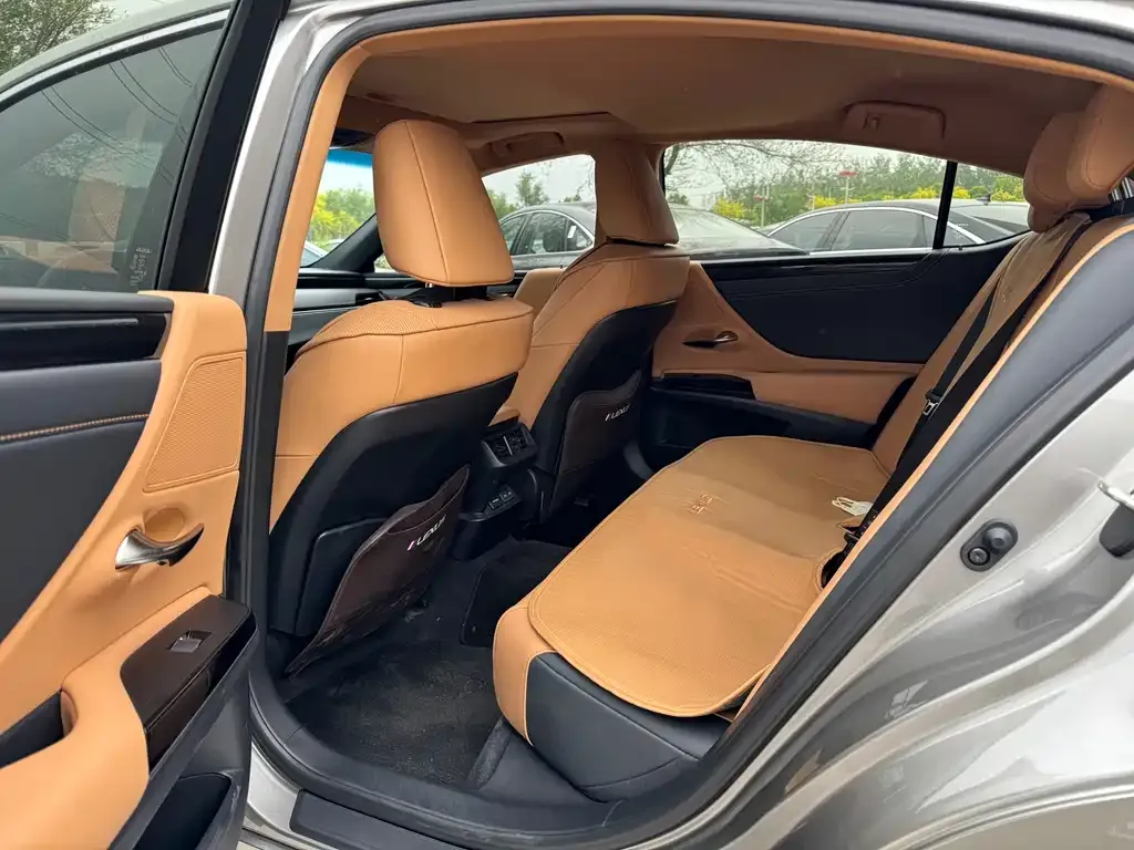 Lexus ES 2024 из CN, фото 2