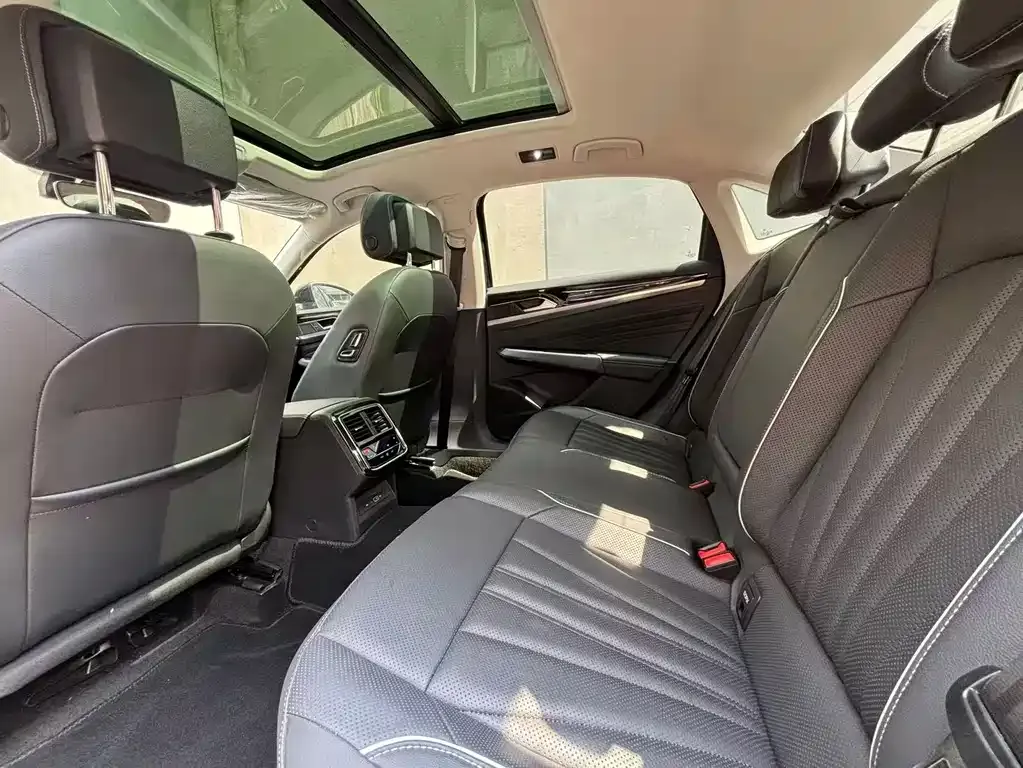 Volkswagen Passat — фото 7
