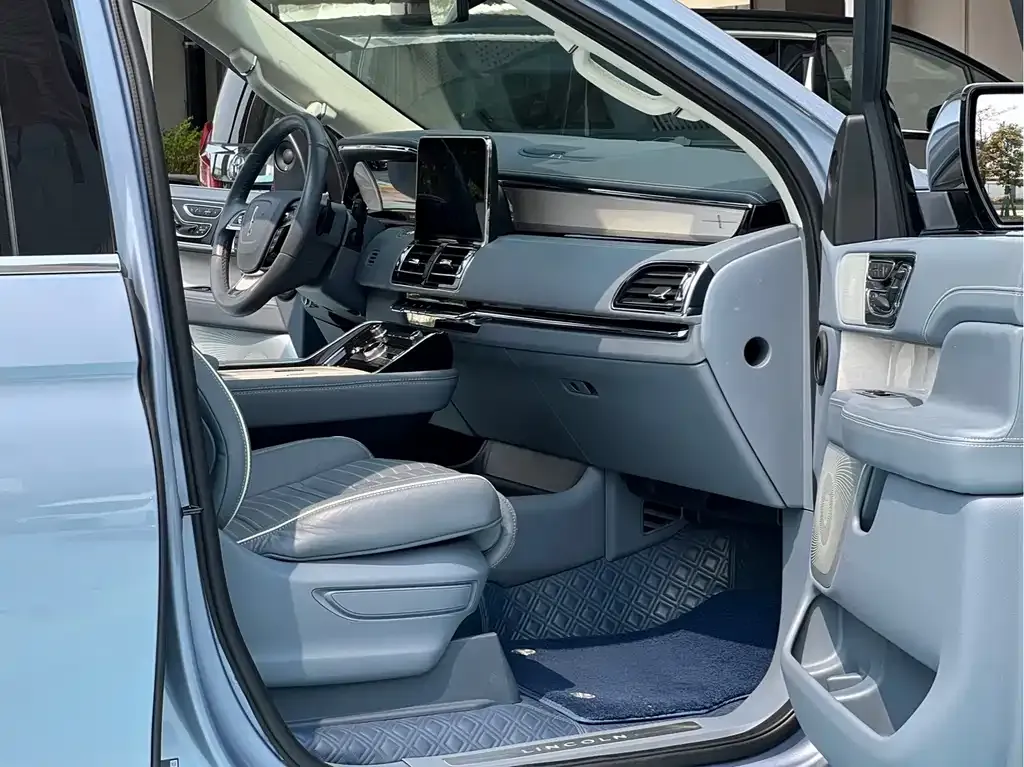 Lincoln Navigator — фото 2