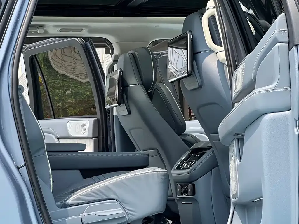 Lincoln Navigator — фото 9