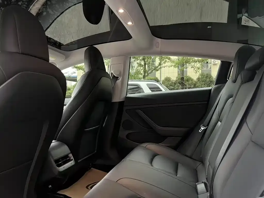 Tesla Model 3 — фото 2