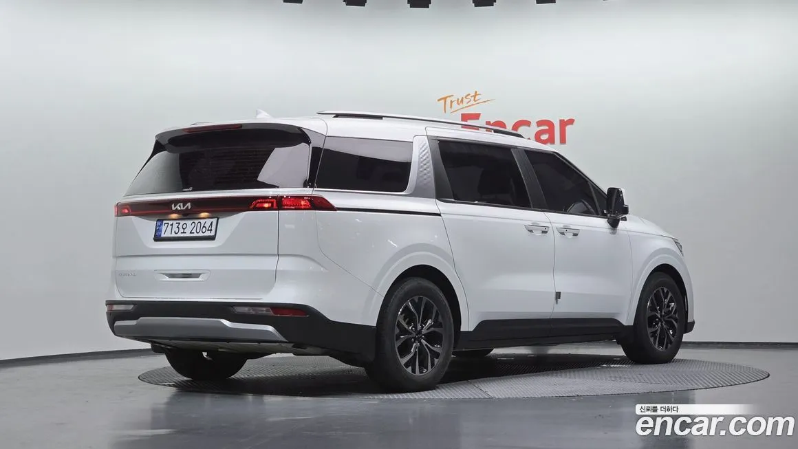 Kia Carnival 2023 из KR, фото 2