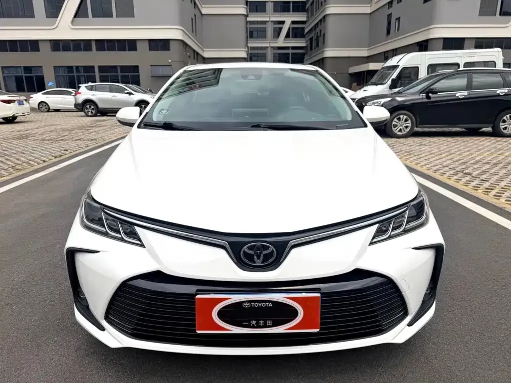 Toyota Corolla — фото 4