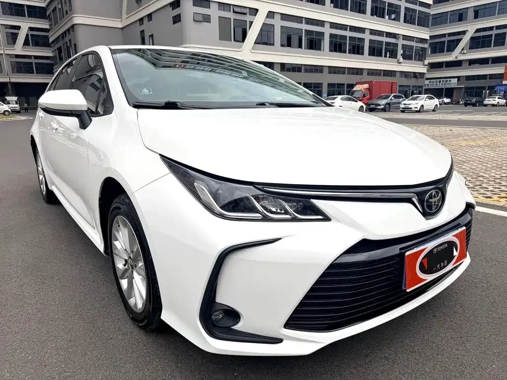 Toyota Corolla — фото 7