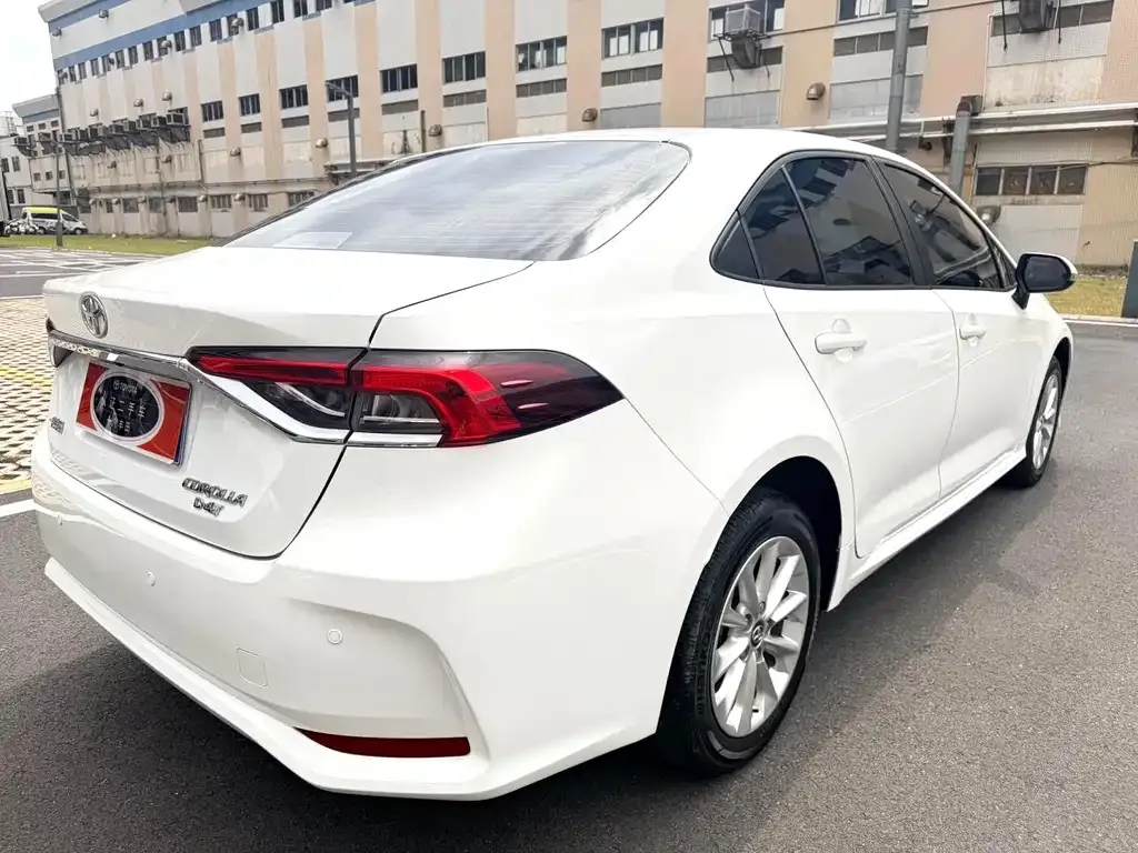 Toyota Corolla — фото 6