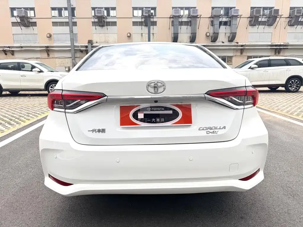 Toyota Corolla — фото 2