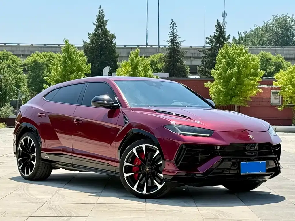 Lamborghini Urus — фото 1