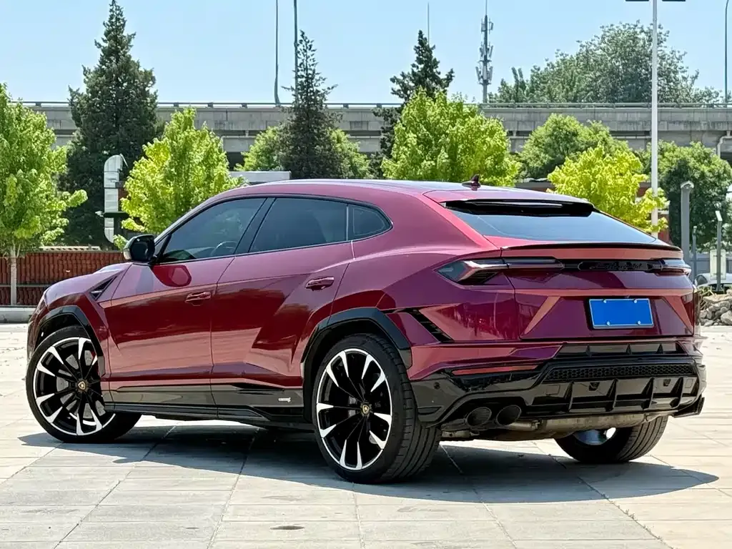 Lamborghini Urus — фото 9