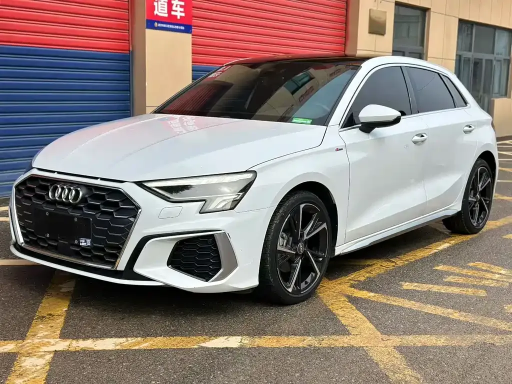 Audi A3 — фото 1