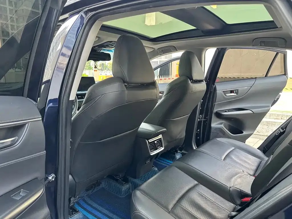Toyota Harrier 2022 из CN, фото 3