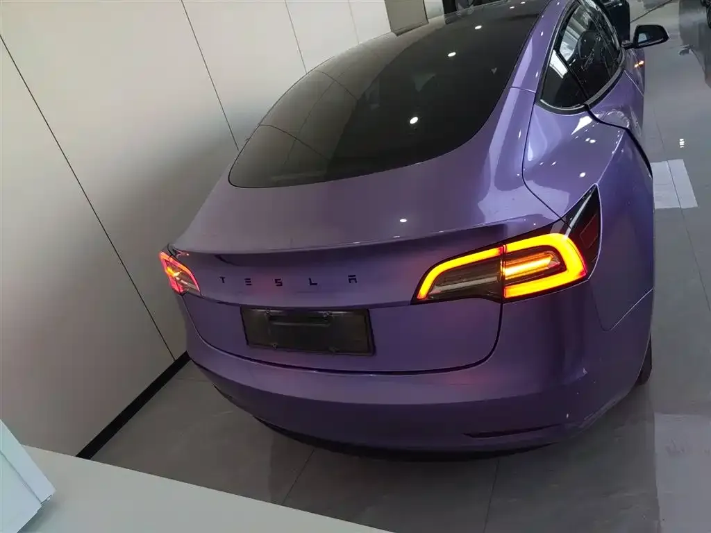 Tesla Model 3 — фото 4