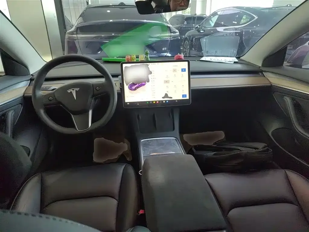 Tesla Model 3 — фото 6