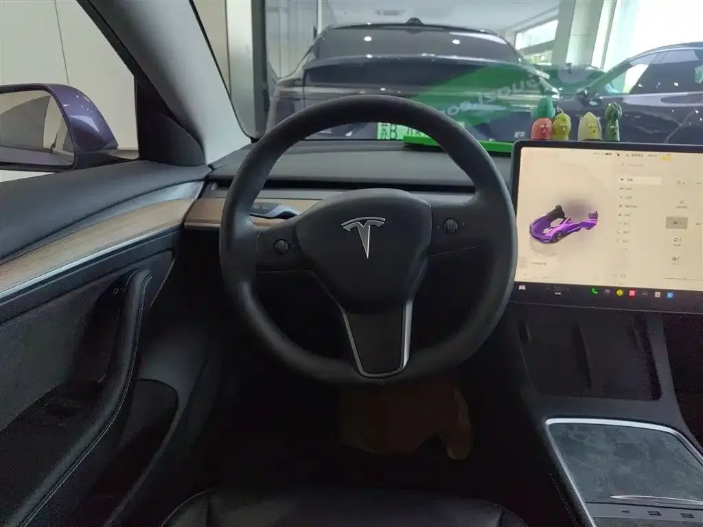 Tesla Model 3 — фото 8