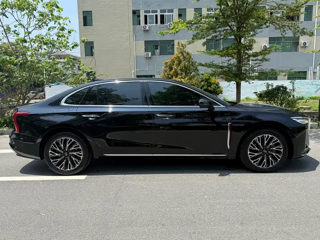 Hongqi H5 — фото 8