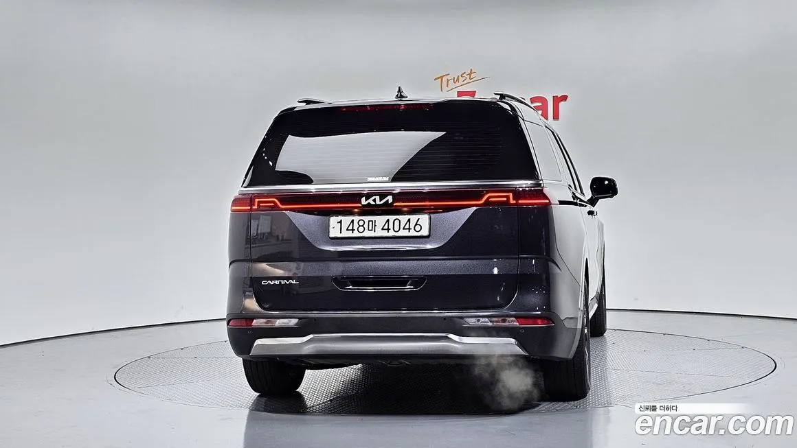 Kia Carnival — фото 10