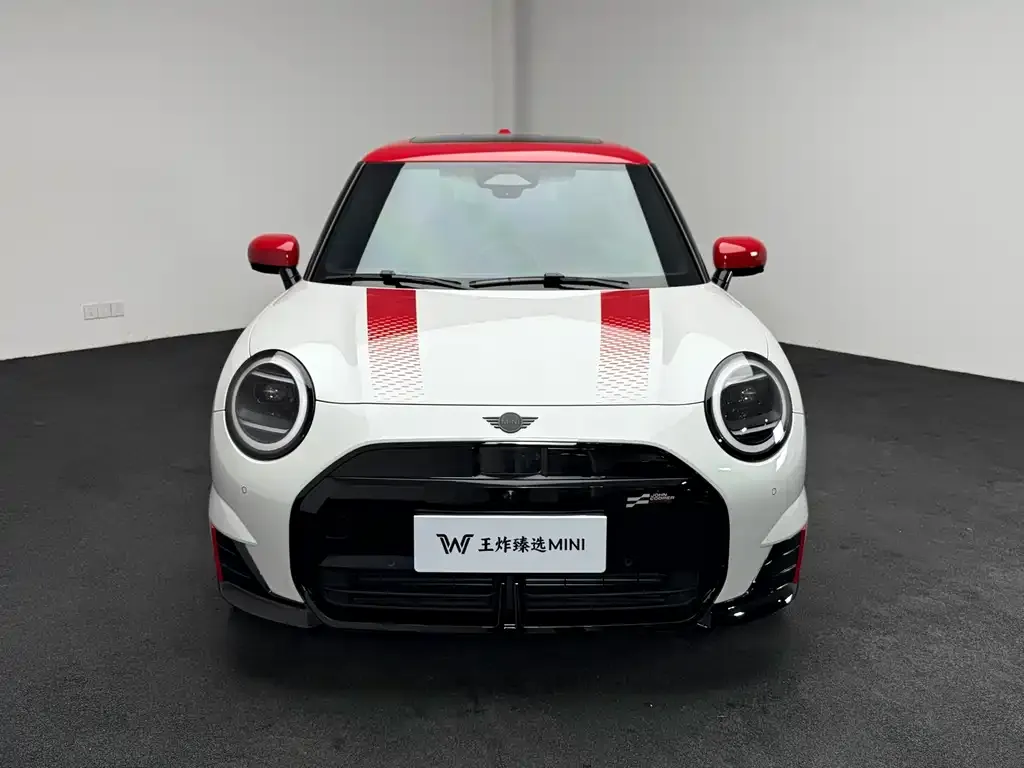 MINI JCW Electric 2025 из CN, фото 10