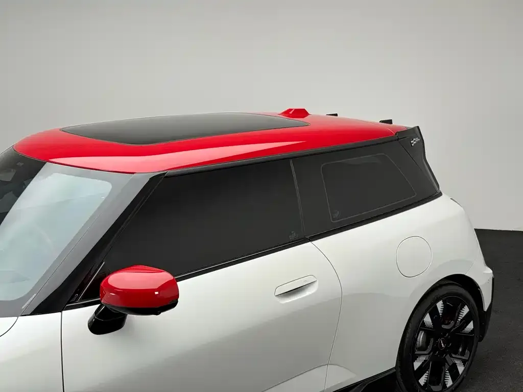 MINI JCW Electric 2025 из CN, фото 2