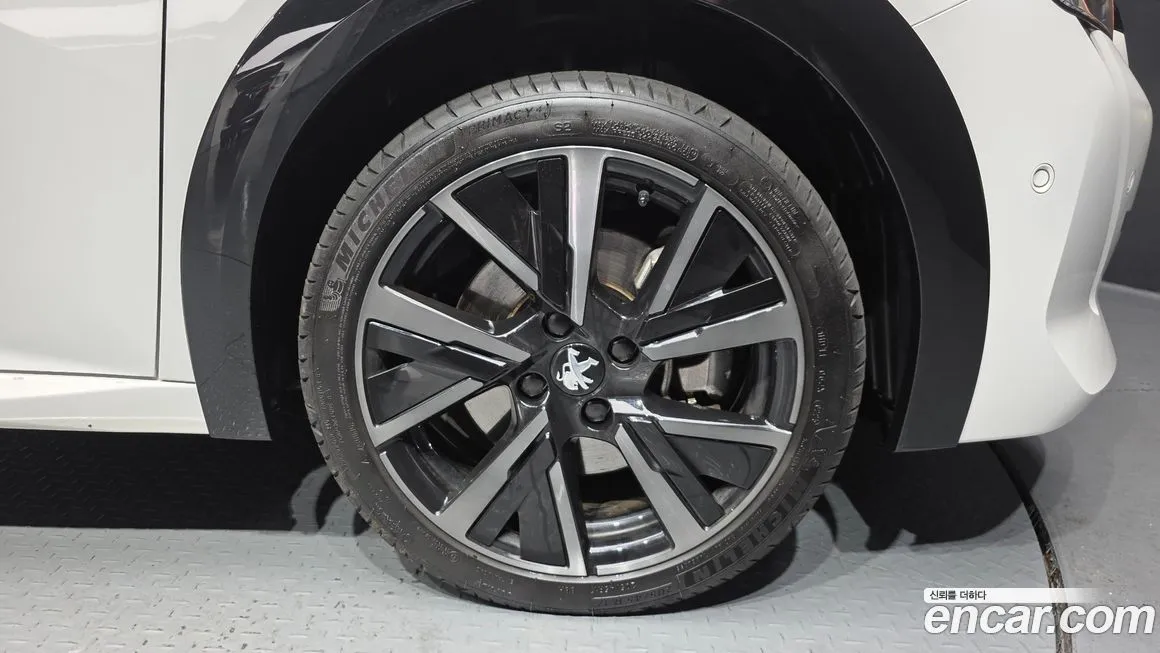 Peugeot 208 2023 из KR, фото 5