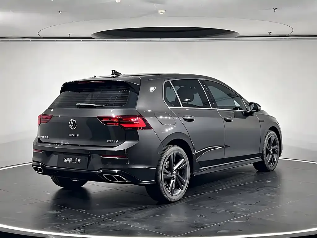 Volkswagen Golf 2023 из CN, фото 4