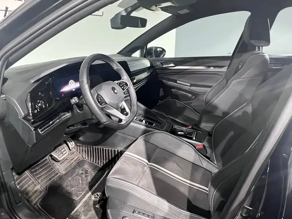 Volkswagen Golf 2023 из CN, фото 8