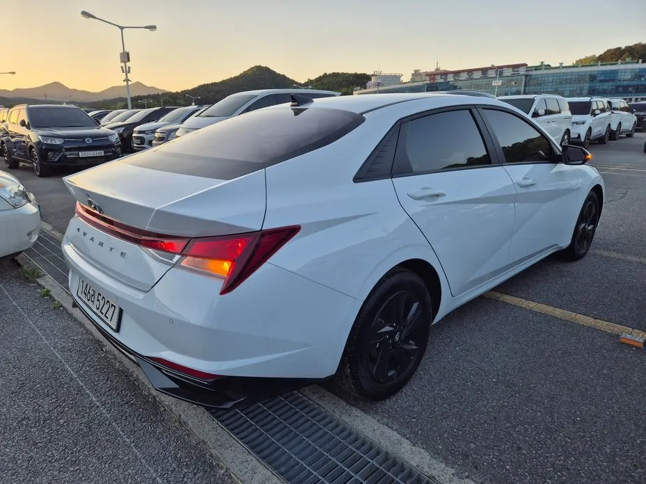 Hyundai AVANTE — фото 4
