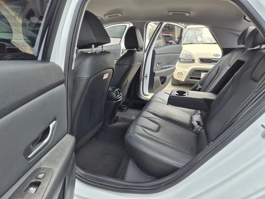 Hyundai AVANTE — фото 2