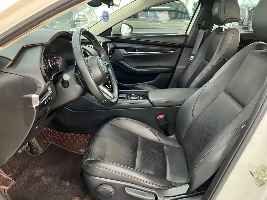 Mazda 3 Axela 2024 из CN, фото 8