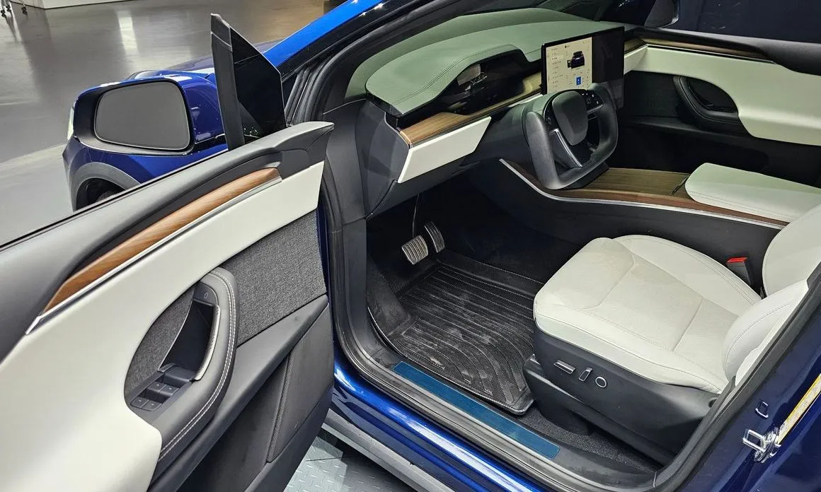 Tesla Model X — фото 7
