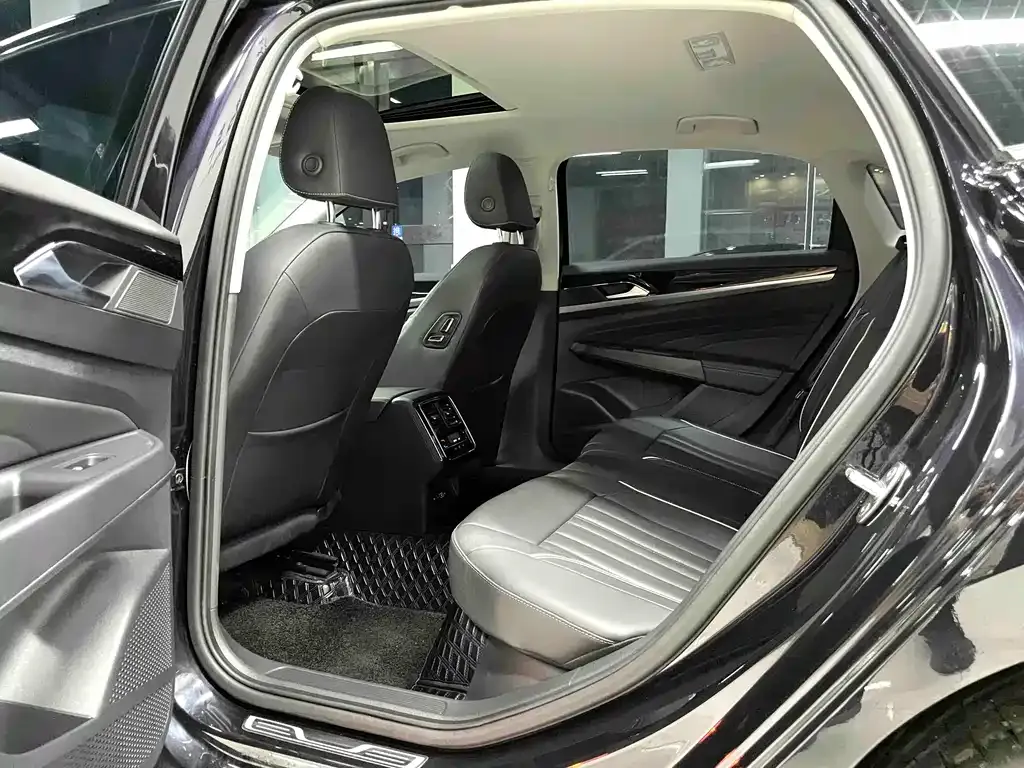 Volkswagen Passat — фото 7