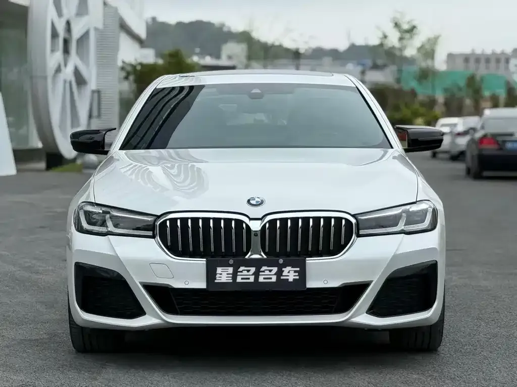 BMW 5 Series — фото 4