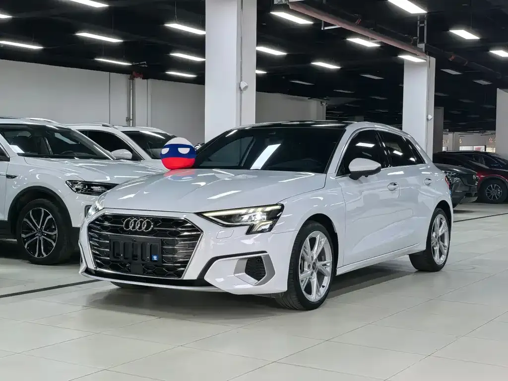 Audi A3 — фото 1