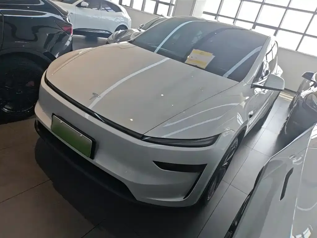 Tesla Model Y — фото 5