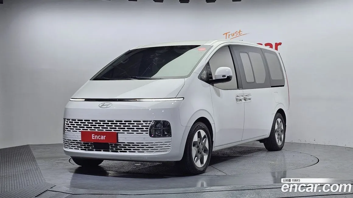 Hyundai Staria