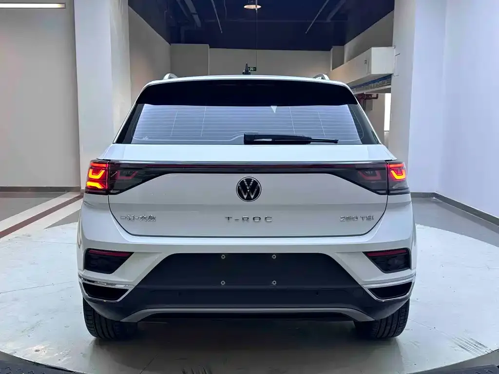 Volkswagen T-Roc — фото 5