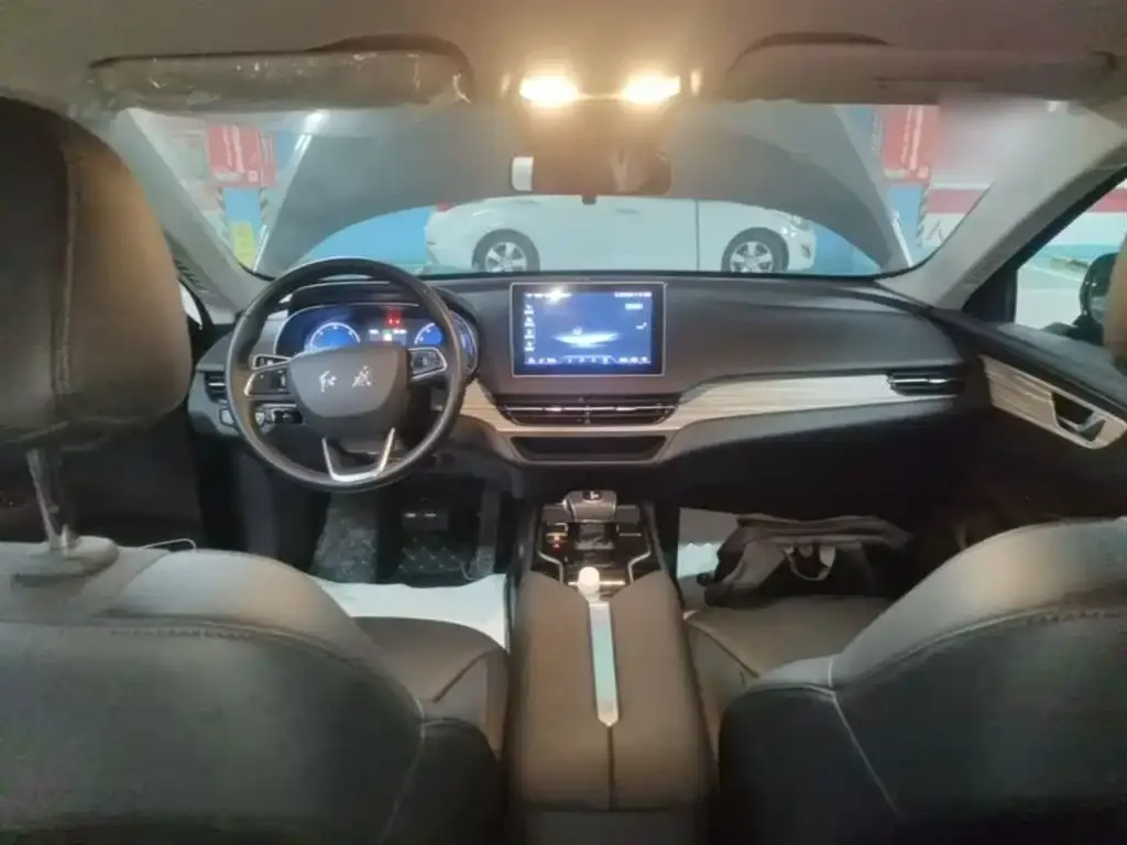 Hongqi E-QM5 — фото 10