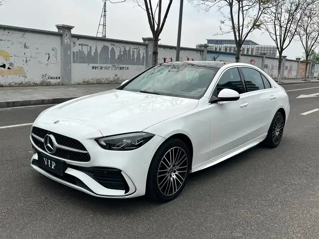 Mercedes-Benz C-Class — фото 1