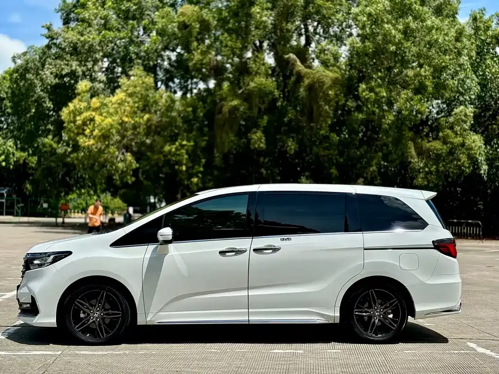 Honda Odyssey — фото 10