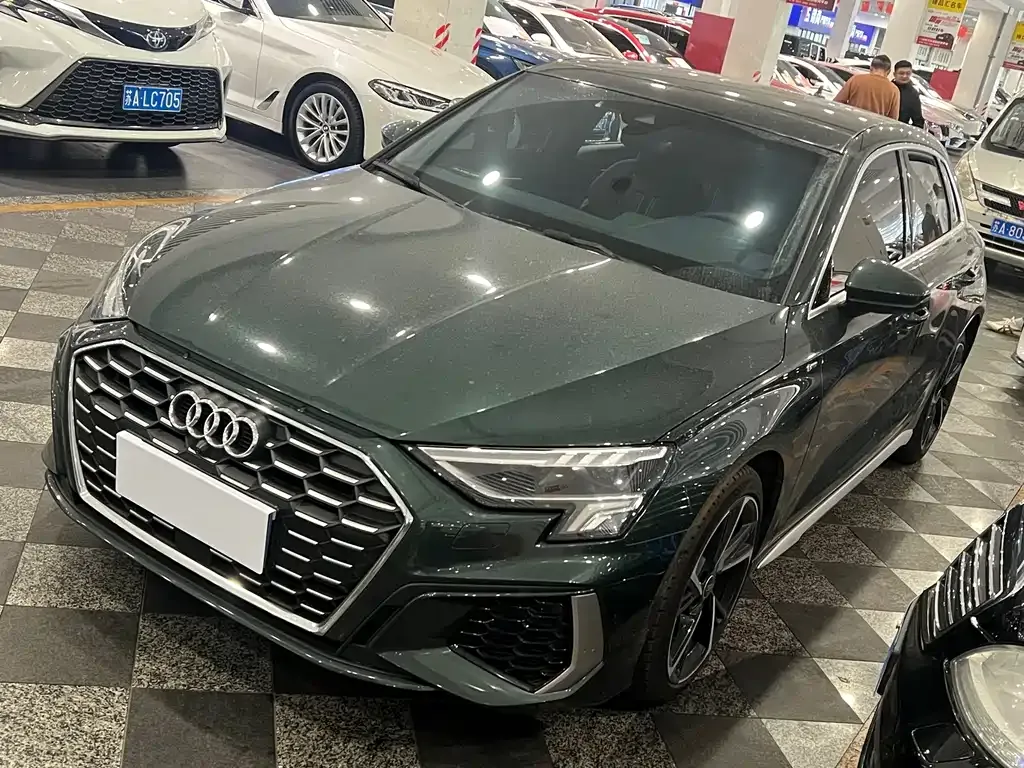 Audi A3 — фото 1