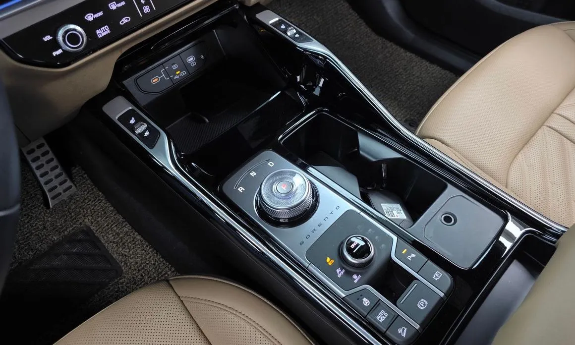 Kia Sorento — фото 10