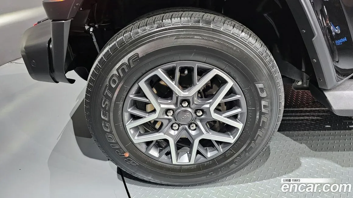 Jeep Wrangler 2022 из KR, фото 9