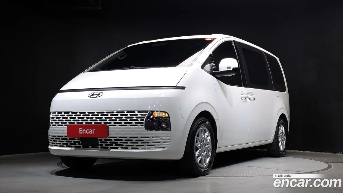 Hyundai Staria — фото 1