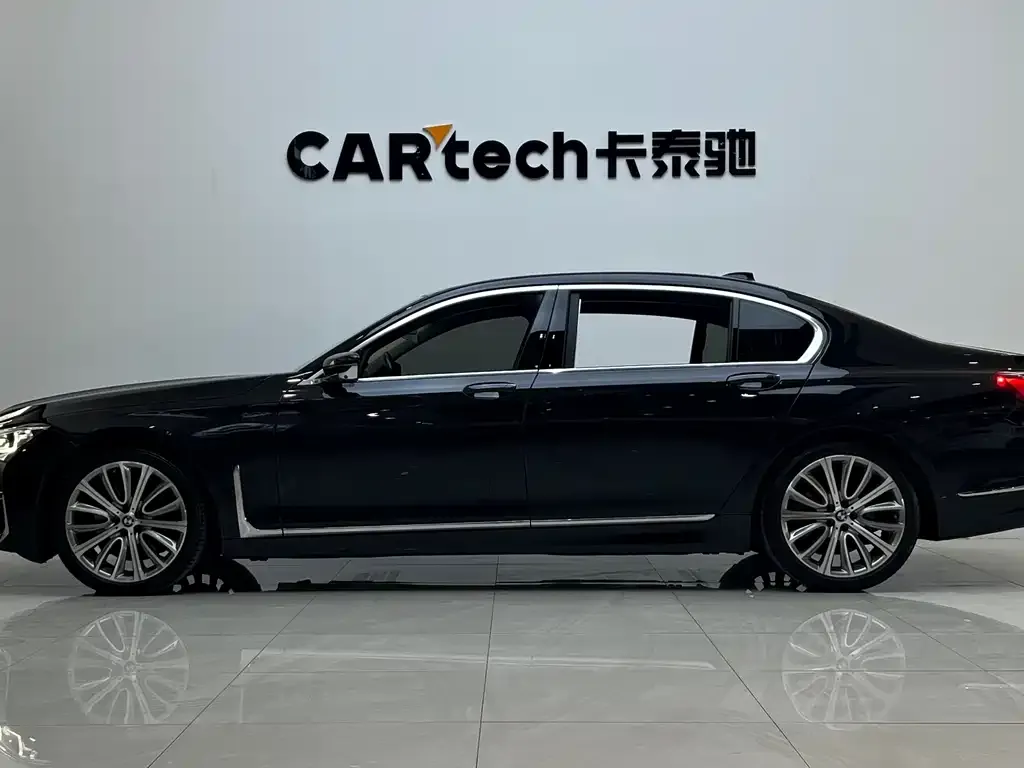 BMW 7 Series — фото 10